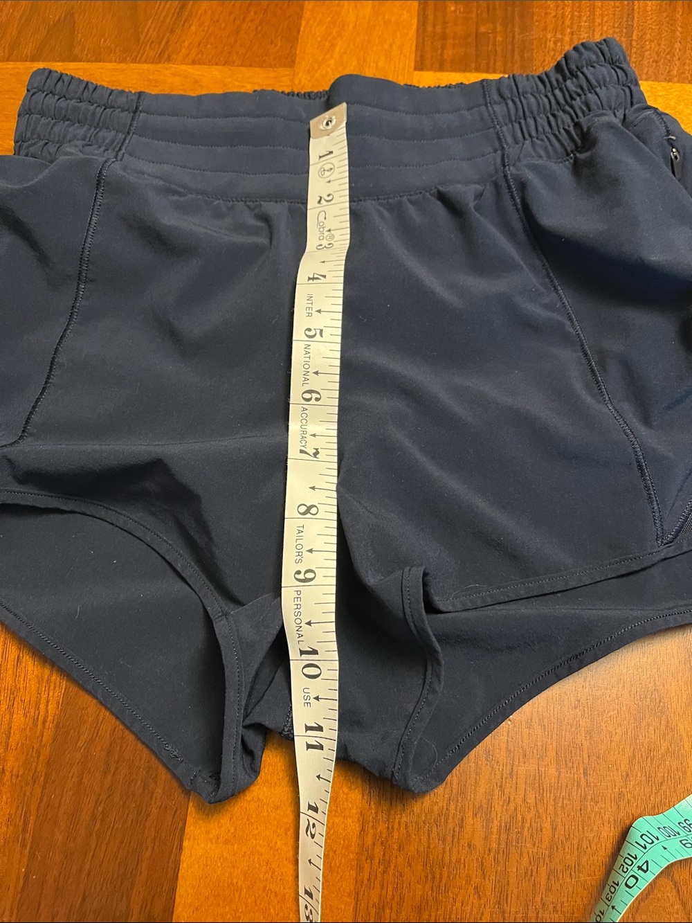 Lululemon Women’s Tempo Running Shorts - Light Gray & Navy, size 4, pair - Picture 12 of 13